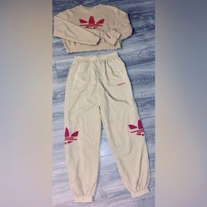 New Adidas Wind pants with Matching Crop Top Sweatshirt